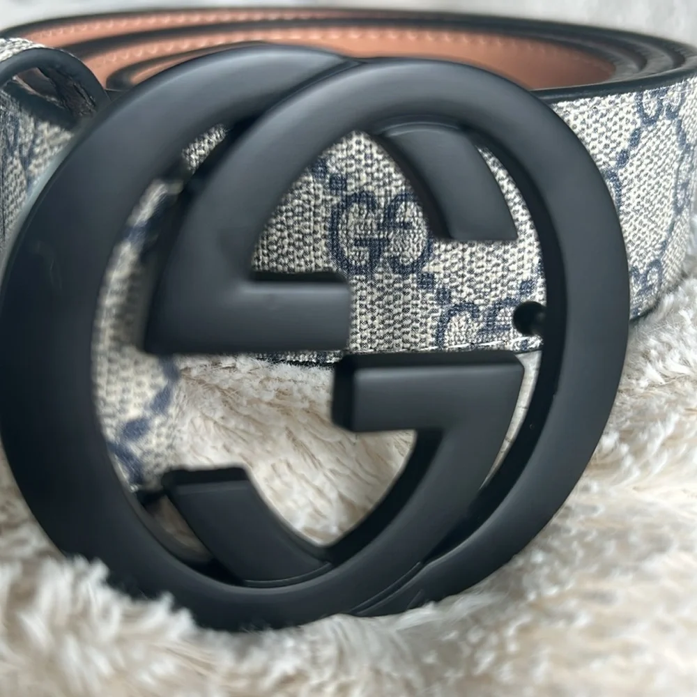 Gucci‎ black Matte buckle belt size 44 color blue/cream